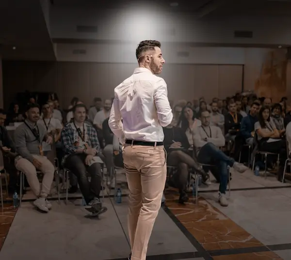 Adrian Gleez es un empresario español emprendedor